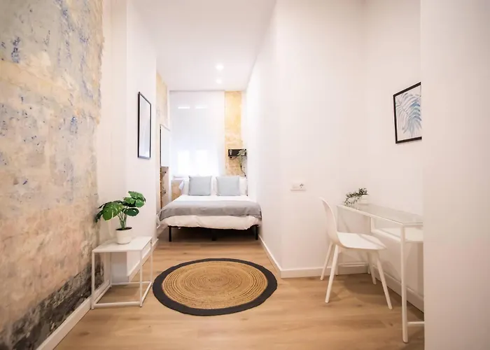 12ara1093- New & Spacious 3br Flat