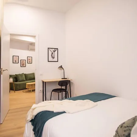 12ara1093- New & Spacious 3br Flat Barcellona