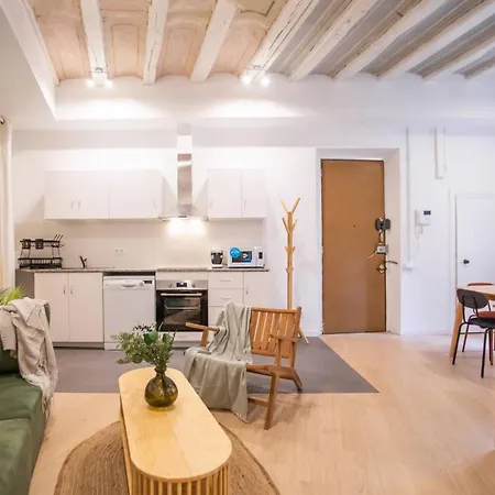 12ara1093- New & Spacious 3br Flat