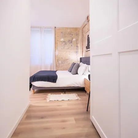 12ara1093- New & Spacious 3br Flat Barcellona