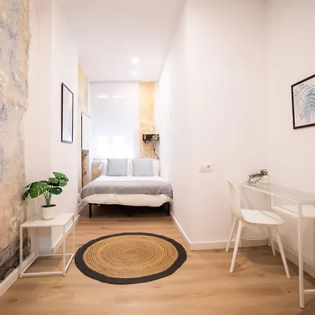 12ara1093- New & Spacious 3br Flat *